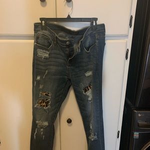 Judy Blue 11/30 jeans with leopard detail